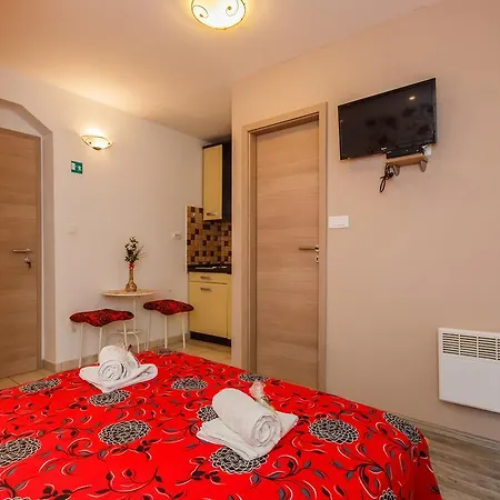 Antonio شقة ماكارسكا