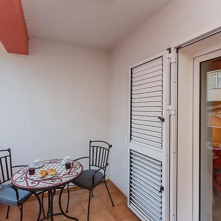 Antonio Apartman *
